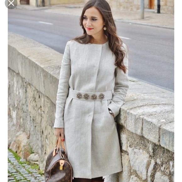 Massimo Dutti Jackets & Blazers - ✨MASSIMO DUTTI✨Jewel Belted Ivory Coat